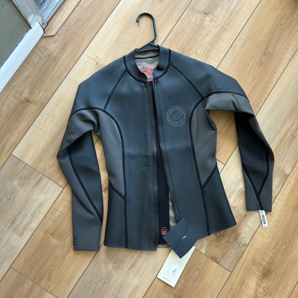 Billabong Other - BILLABONG new w/ tags wetsuit zip top